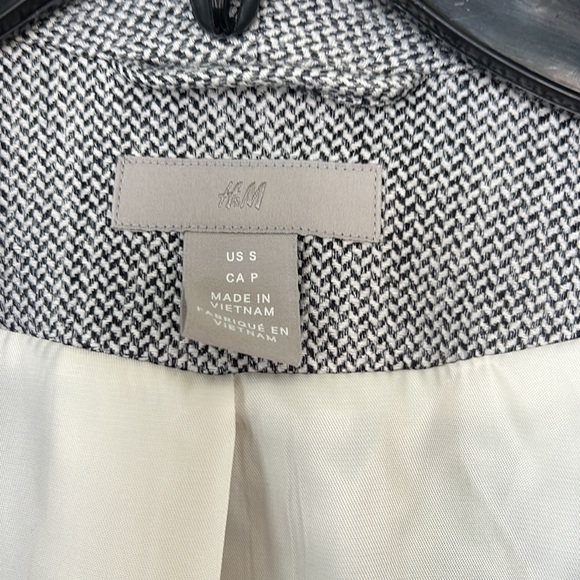 Never worn! Black and White tweed blazer - Picture 3 of 4